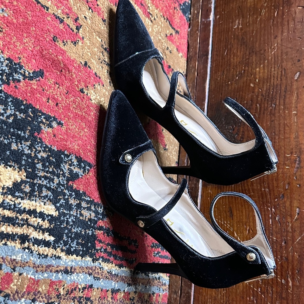 Elegant Black Velvet Women's Heels